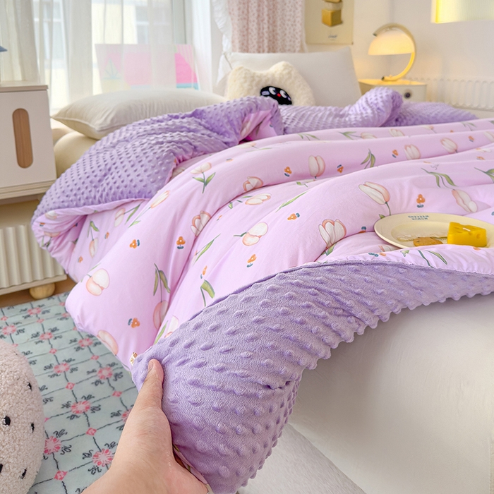 91家纺网 家纺一手货源 找家纺 乐沐 2025新款A类水洗棉双层纱豆豆绒被芯 郁金香花开