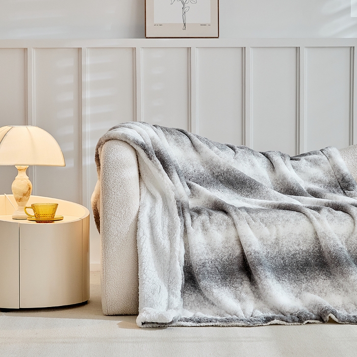 91家纺网 家纺一手货源 找家纺 缘生活 2025新款仿兔毛渐变毛毯 渐变毛毯四季通用盖毯多功能毛毯家居备用毯 渐变毛毯-灰色