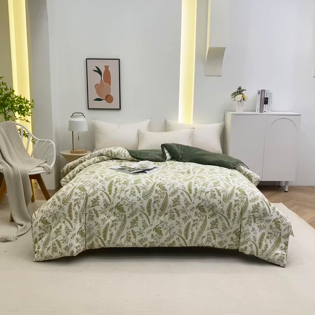 91家纺网 家纺一手货源 找家纺 乐沐 2025新款A类水洗棉双层纱豆豆绒被芯 叶语情深-绿
