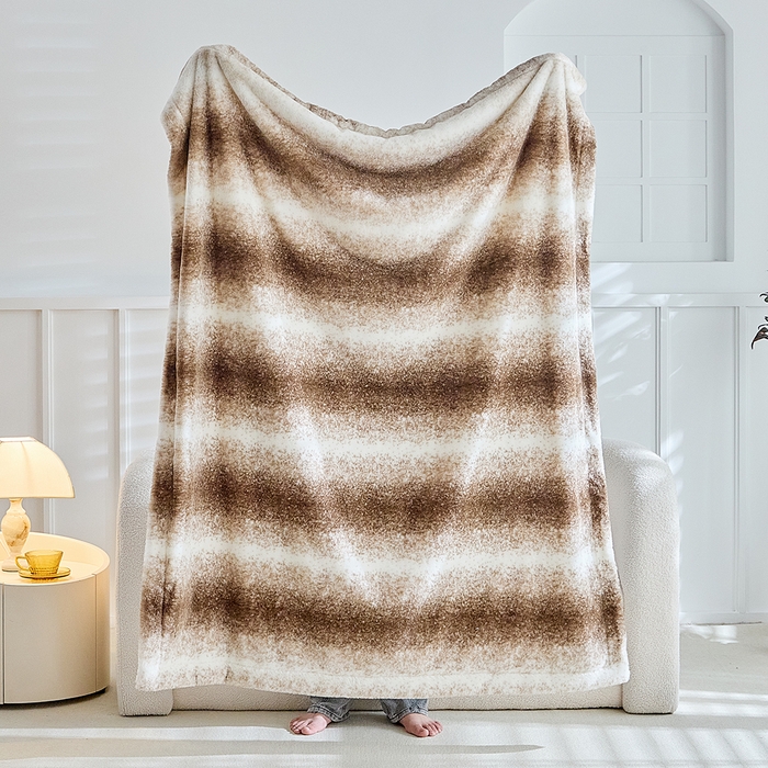 91家纺网 家纺一手货源 找家纺 缘生活 2025新款仿兔毛渐变毛毯 渐变毛毯四季通用盖毯多功能毛毯家居备用毯 渐变毛毯-卡其