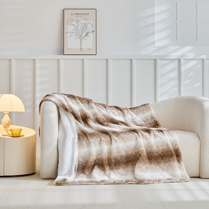 91家纺网 家纺一手货源 找家纺 缘生活 2025新款仿兔毛渐变毛毯 渐变毛毯四季通用盖毯多功能毛毯家居备用毯 渐变毛毯-卡其