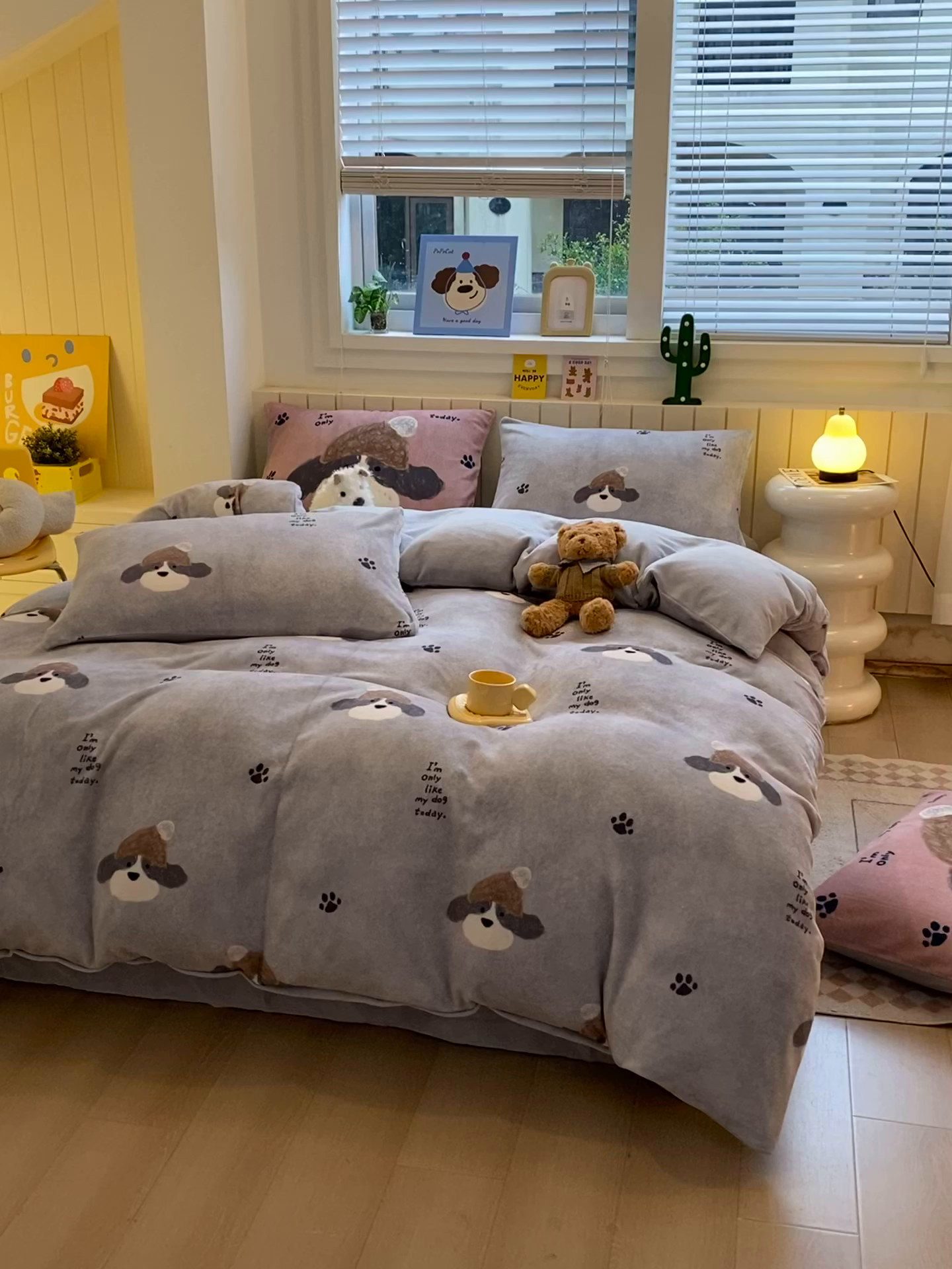 91家纺网 家纺一手货源 找家纺 葡萄家 2025新款高克重印花牛奶绒四件套萌系卡通 冬日狗