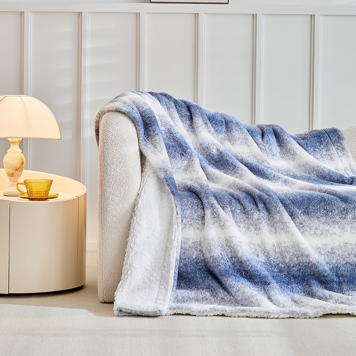 91家纺网 家纺一手货源 找家纺 缘生活 2025新款仿兔毛渐变毛毯 渐变毛毯四季通用盖毯多功能毛毯家居备用毯 渐变毛毯-蓝色