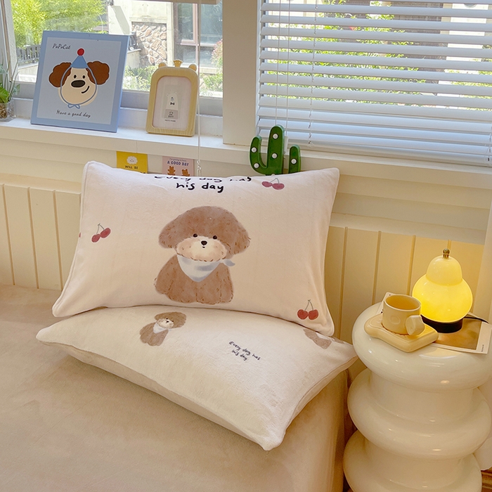 91家纺网 家纺一手货源 找家纺 葡萄家 2025新款高克重印花牛奶绒四件套萌系卡通 比熊