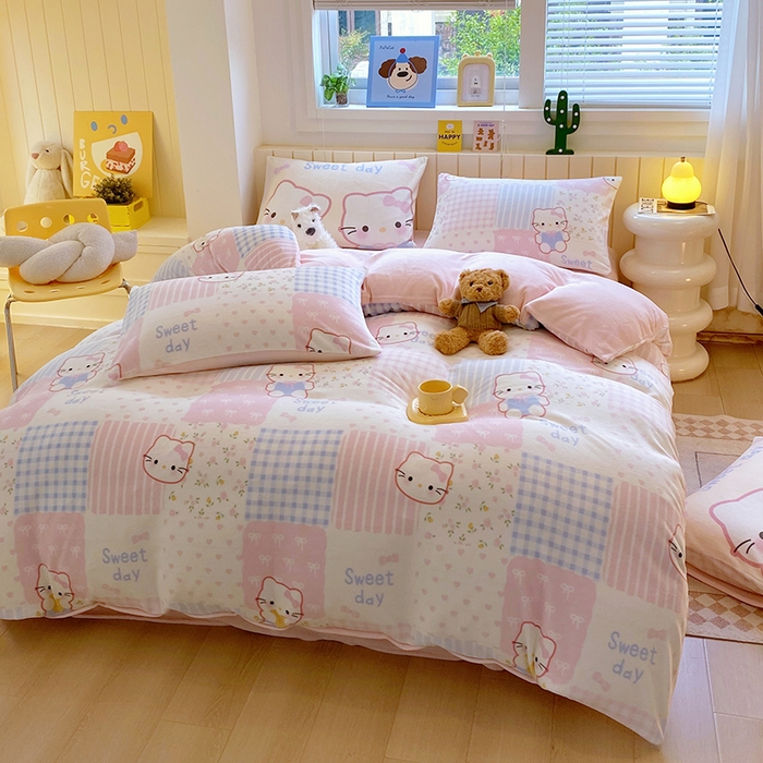 91家纺网 家纺一手货源 找家纺 葡萄家 2025新款高克重印花牛奶绒四件套萌系卡通 布丁猫