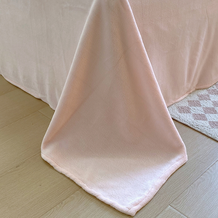 91家纺网 家纺一手货源 找家纺 葡萄家 2025新款高克重印花牛奶绒四件套萌系卡通 布丁猫