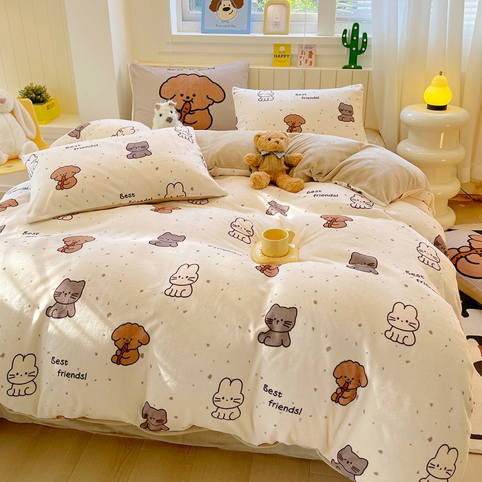 91家纺网 家纺一手货源 找家纺 葡萄家 2025新款高克重印花牛奶绒四件套萌系卡通 动物乐园