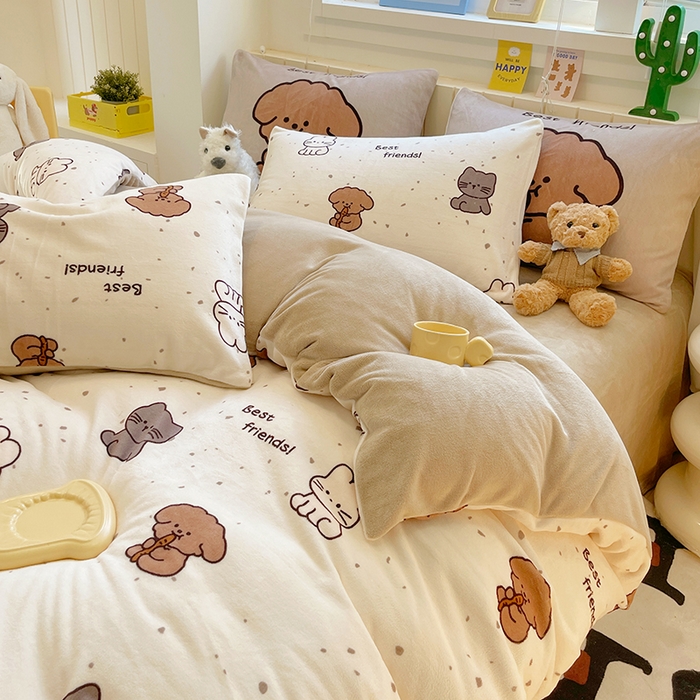 91家纺网 家纺一手货源 找家纺 葡萄家 2025新款高克重印花牛奶绒四件套萌系卡通 动物乐园