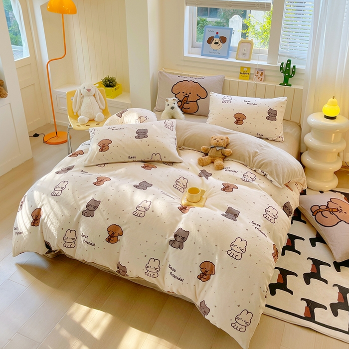 91家纺网 家纺一手货源 找家纺 葡萄家 2025新款高克重印花牛奶绒四件套萌系卡通 动物乐园