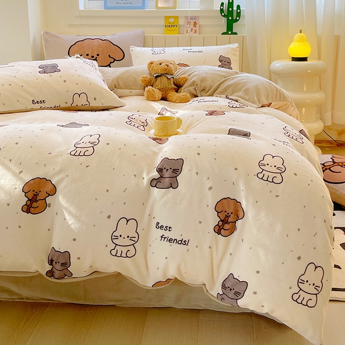 91家纺网 家纺一手货源 找家纺 葡萄家 2025新款高克重印花牛奶绒四件套萌系卡通 动物乐园