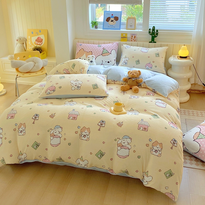 91家纺网 家纺一手货源 找家纺 葡萄家 2025新款高克重印花牛奶绒四件套萌系卡通 卡通乐园