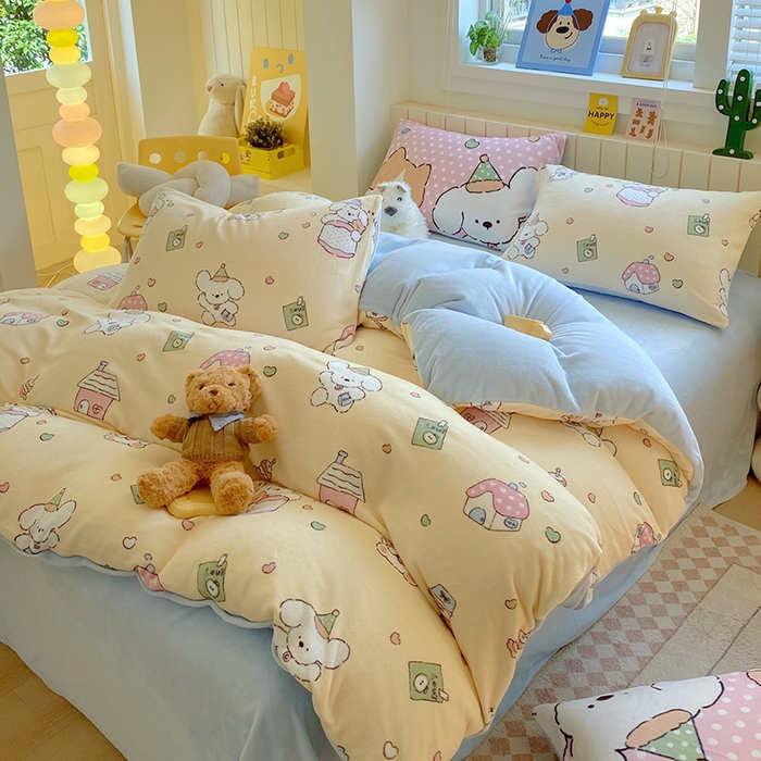 91家纺网 家纺一手货源 找家纺 葡萄家 2025新款高克重印花牛奶绒四件套萌系卡通 卡通乐园