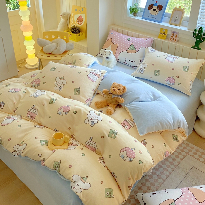 91家纺网 家纺一手货源 找家纺 葡萄家 2025新款高克重印花牛奶绒四件套萌系卡通 卡通乐园