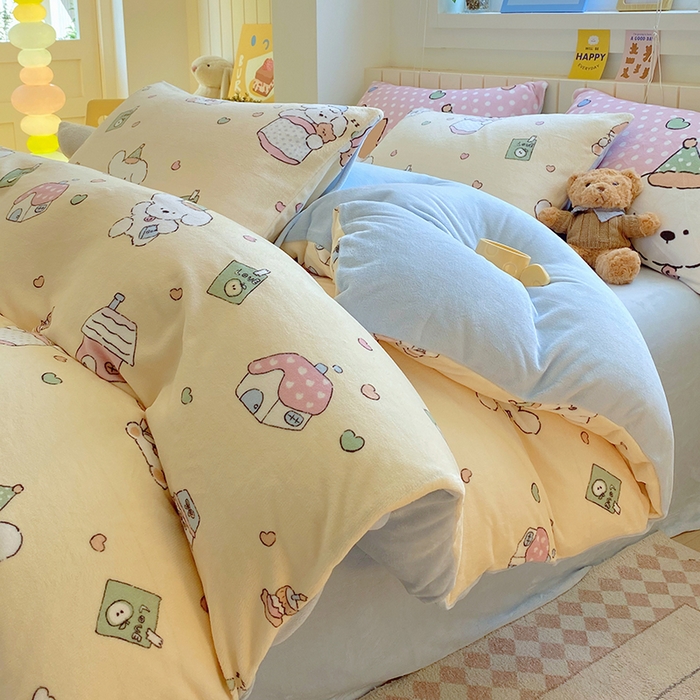 91家纺网 家纺一手货源 找家纺 葡萄家 2025新款高克重印花牛奶绒四件套萌系卡通 卡通乐园