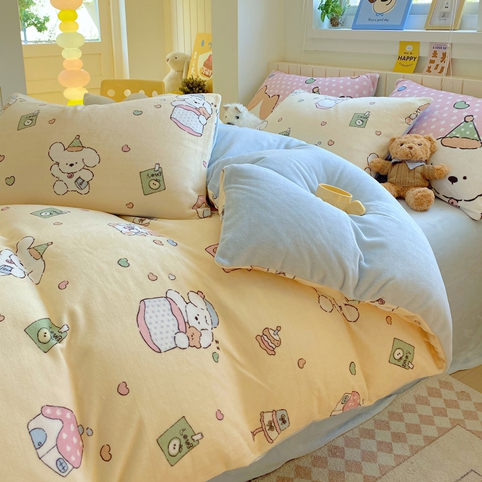 91家纺网 家纺一手货源 找家纺 葡萄家 2025新款高克重印花牛奶绒四件套萌系卡通 卡通乐园