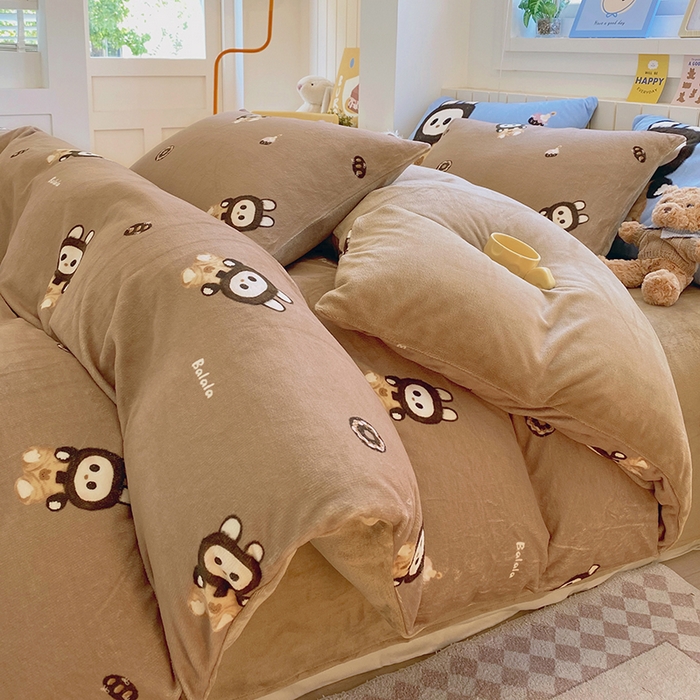 91家纺网 家纺一手货源 找家纺 葡萄家 2025新款高克重印花牛奶绒四件套萌系卡通 拉蒙