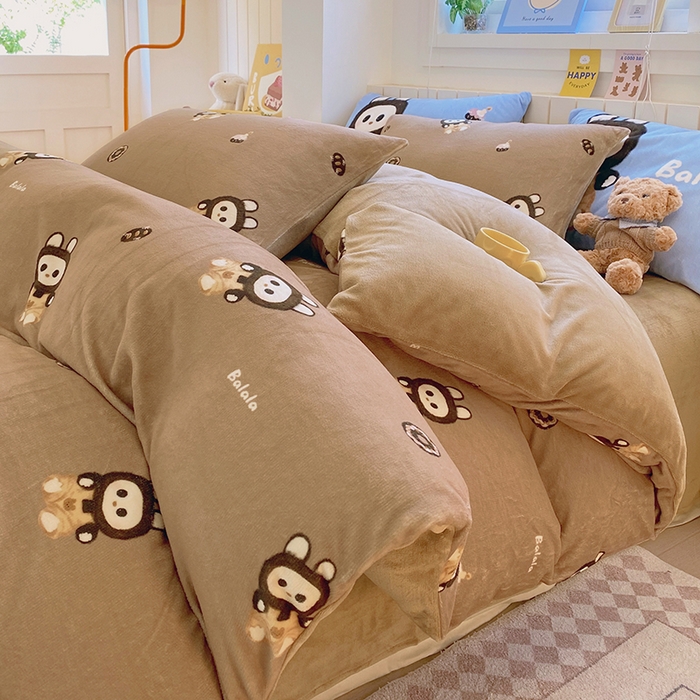 91家纺网 家纺一手货源 找家纺 葡萄家 2025新款高克重印花牛奶绒四件套萌系卡通 拉蒙