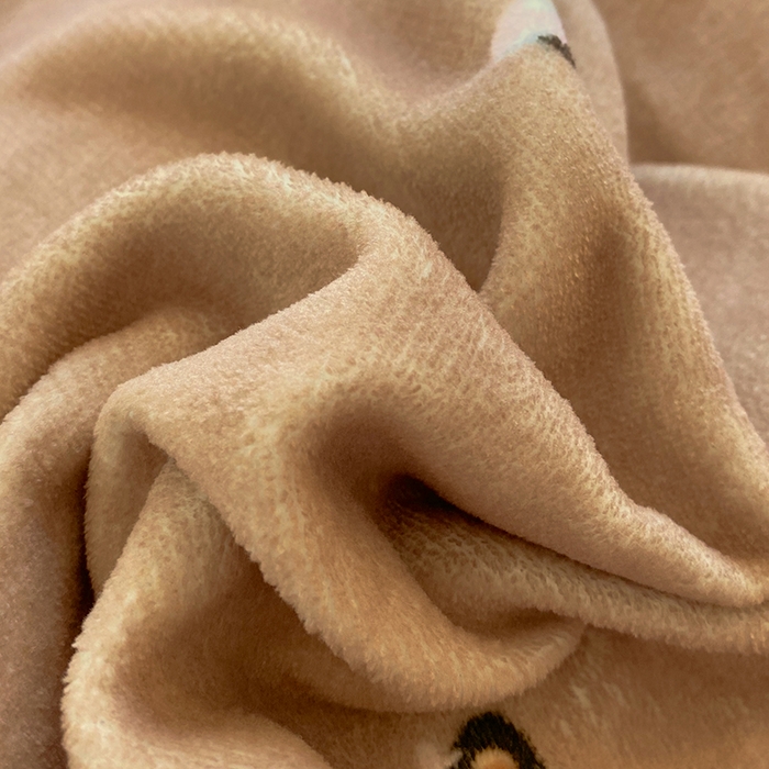 91家纺网 家纺一手货源 找家纺 葡萄家 2025新款高克重印花牛奶绒四件套萌系卡通 拉蒙