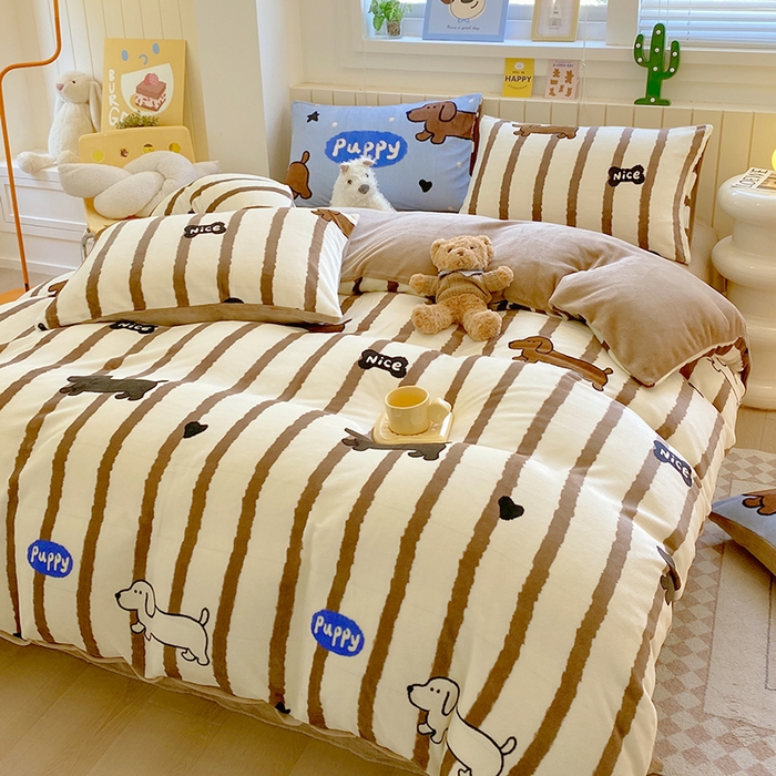 葡萄家 2025新款高克重印花牛奶绒四件套萌系卡通 腊肠狗