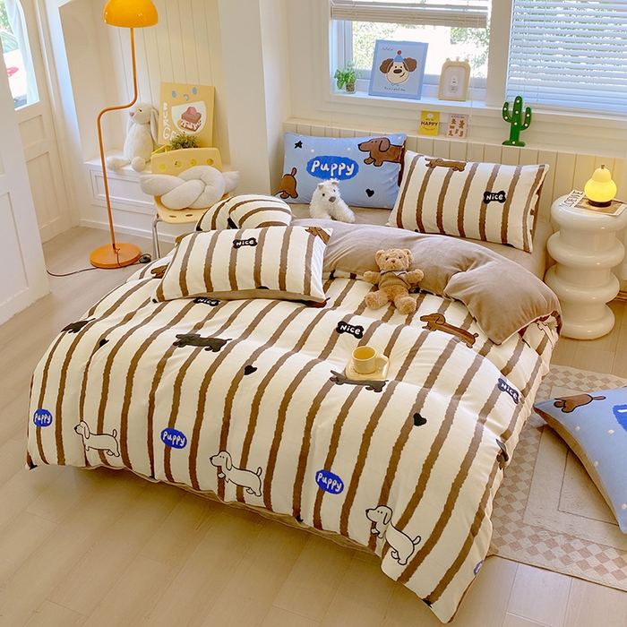 91家纺网 家纺一手货源 找家纺 葡萄家 2025新款高克重印花牛奶绒四件套萌系卡通 腊肠狗