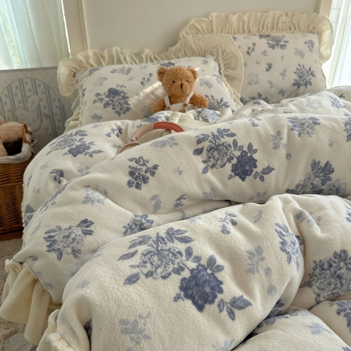 91家纺网 家纺一手货源 找家纺 （总）六巷胡同 2025新款韩系博主慵懒风小碎花A类牛奶绒花边款四件套