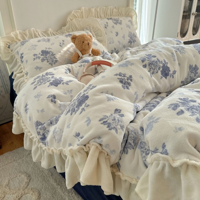 91家纺网 家纺一手货源 找家纺 （总）六巷胡同 2025新款韩系博主慵懒风小碎花A类牛奶绒花边款四件套