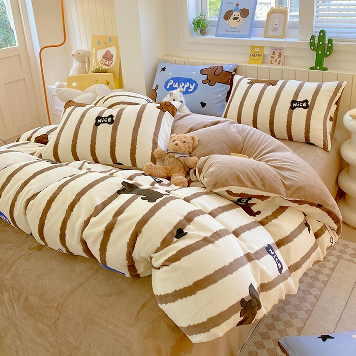 91家纺网 家纺一手货源 找家纺 葡萄家 2025新款高克重印花牛奶绒四件套萌系卡通 腊肠狗