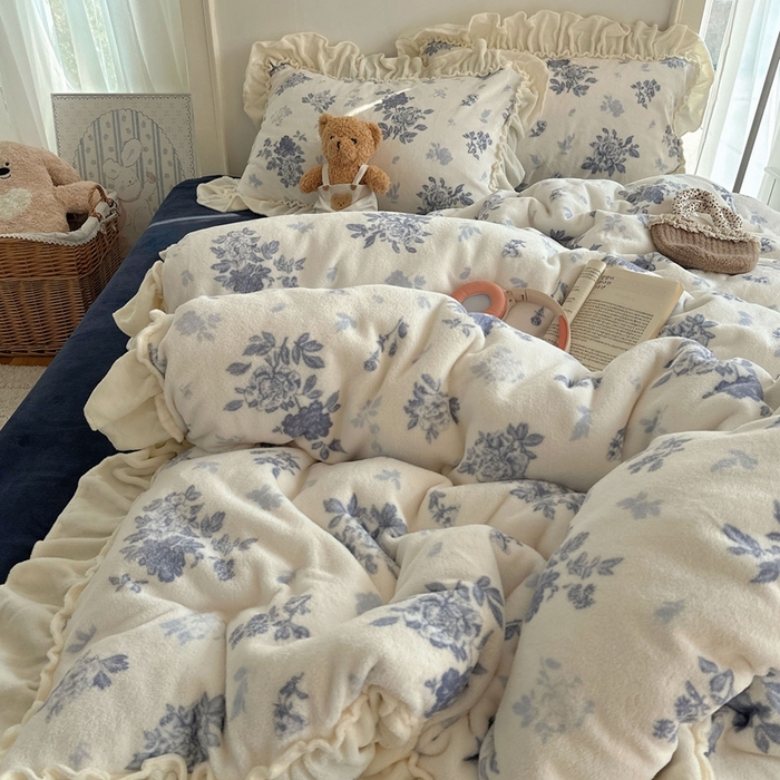 91家纺网 家纺一手货源 找家纺 （总）六巷胡同 2025新款韩系博主慵懒风小碎花A类牛奶绒花边款四件套