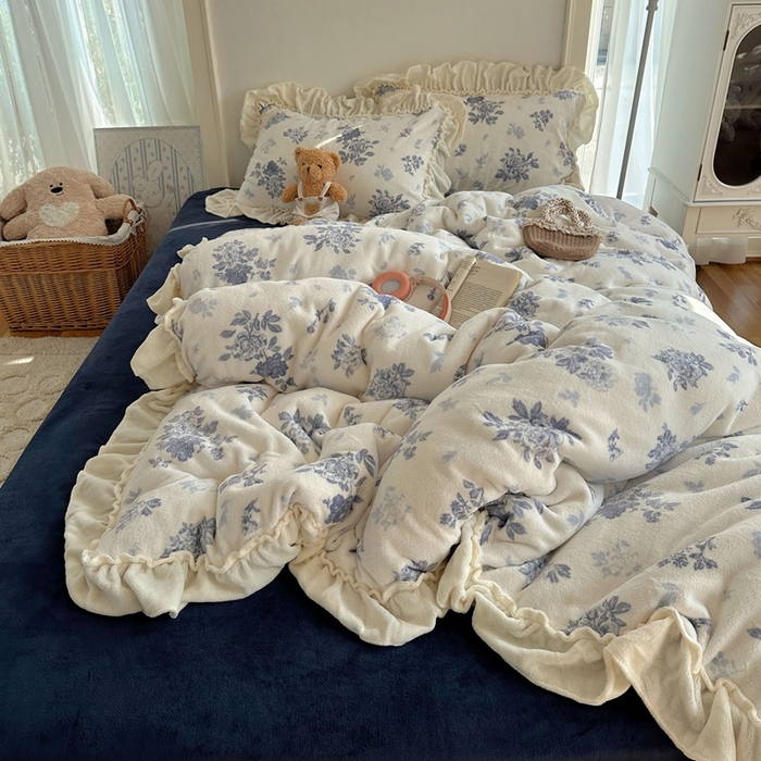 91家纺网 家纺一手货源 找家纺 （总）六巷胡同 2025新款韩系博主慵懒风小碎花A类牛奶绒花边款四件套