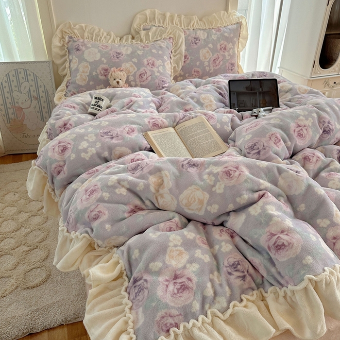 91家纺网 家纺一手货源 找家纺 六巷胡同 2025新款韩系博主慵懒风小碎花A类牛奶绒花边款四件套 压花边-微醺岛屿