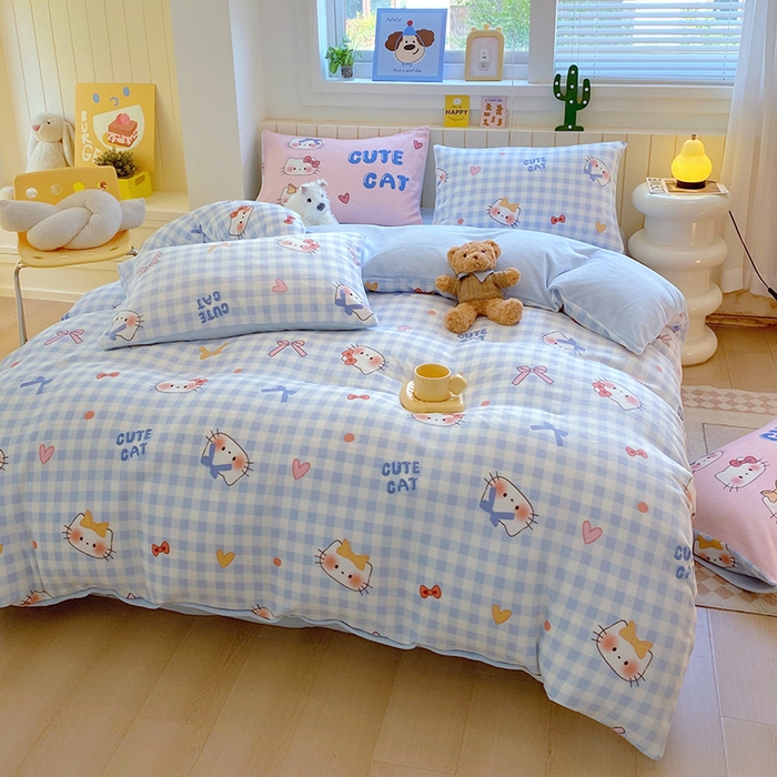 91家纺网 家纺一手货源 找家纺 葡萄家 2025新款高克重印花牛奶绒四件套萌系卡通 蓝格猫猫