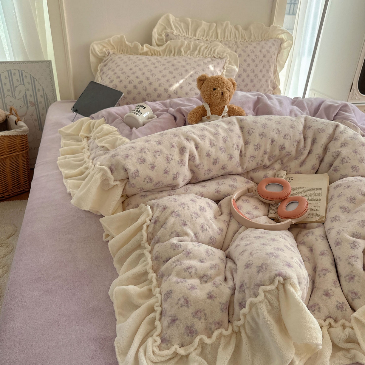 六巷胡同 2025新款韩系博主慵懒风小碎花A类牛奶绒花边款四件套 压花边-月岛弦音