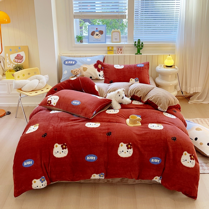 91家纺网 家纺一手货源 找家纺 葡萄家 2025新款高克重印花牛奶绒四件套萌系卡通 猫千金红