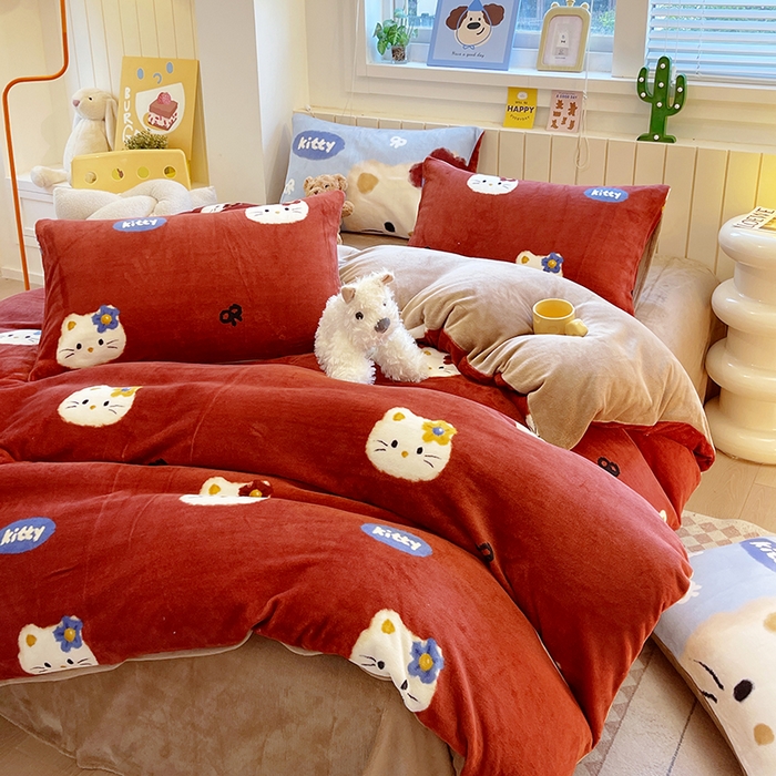 91家纺网 家纺一手货源 找家纺 葡萄家 2025新款高克重印花牛奶绒四件套萌系卡通 猫千金红