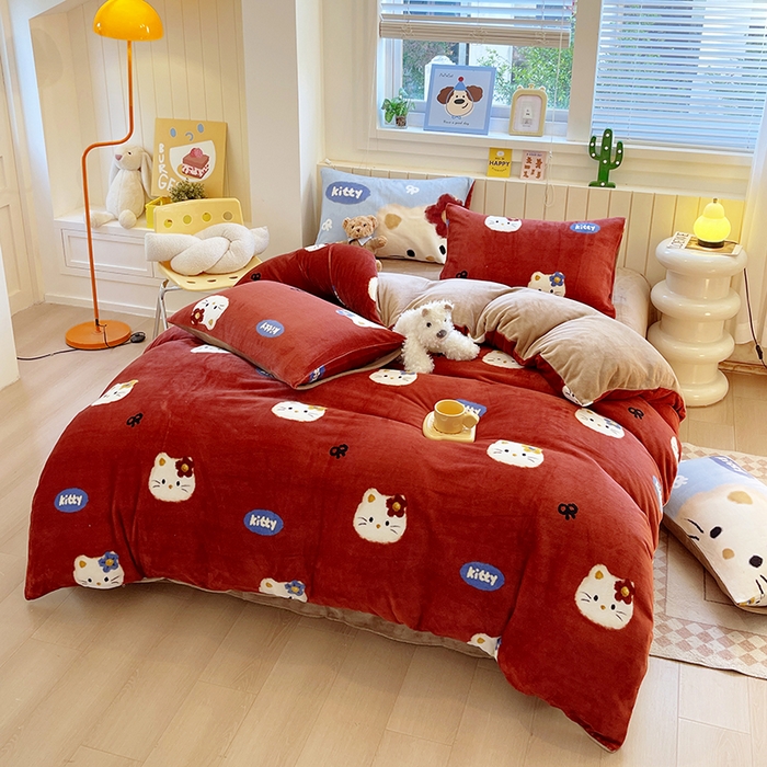 91家纺网 家纺一手货源 找家纺 葡萄家 2025新款高克重印花牛奶绒四件套萌系卡通 猫千金红