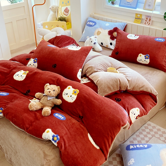 91家纺网 家纺一手货源 找家纺 葡萄家 2025新款高克重印花牛奶绒四件套萌系卡通 猫千金红