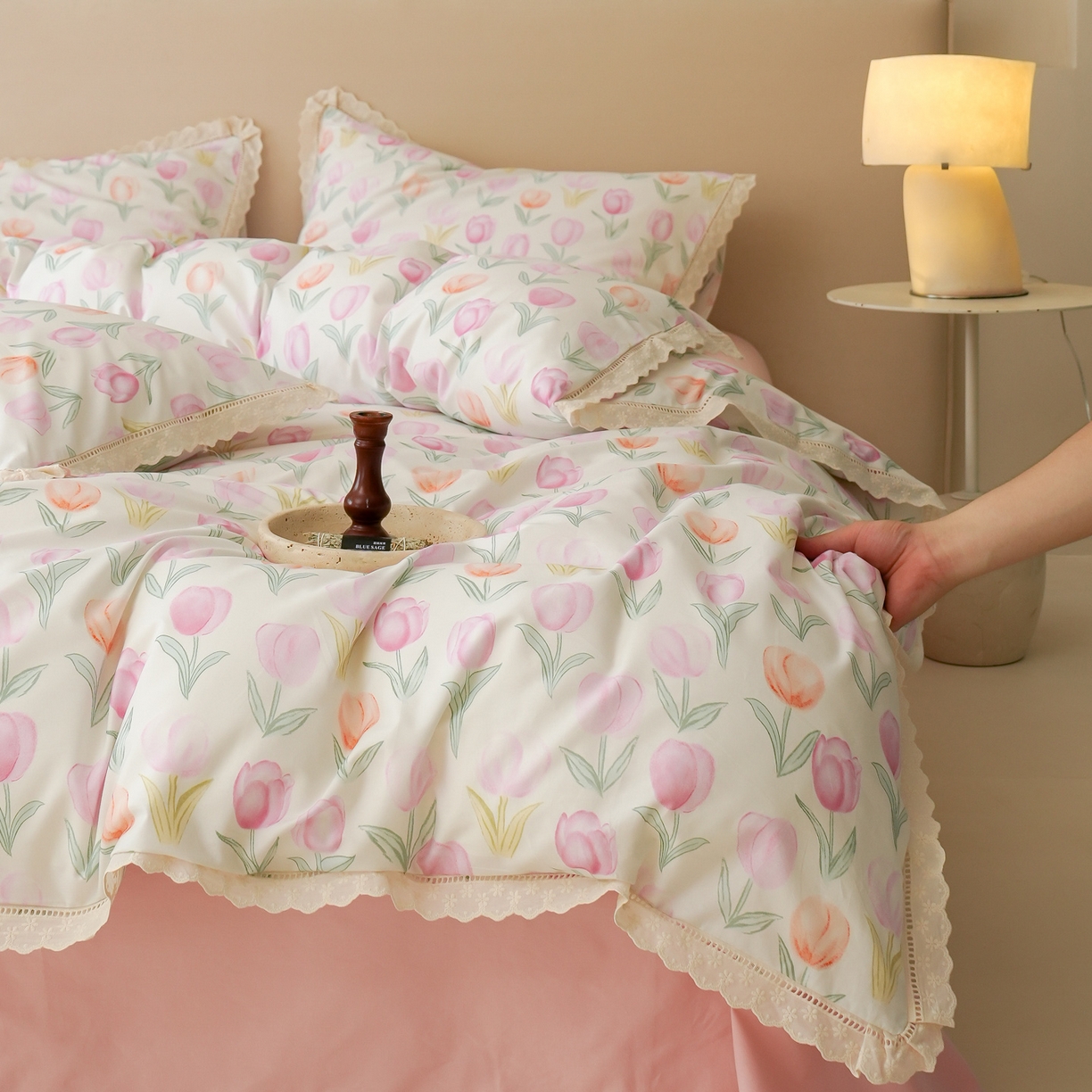 91家纺网 家纺一手货源 找家纺 洺兰家居 2025年小清新全棉13372镂空花边小碎花ins风水洗棉四件套 丁香