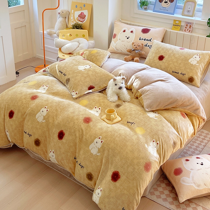 91家纺网 家纺一手货源 找家纺 葡萄家 2025新款高克重印花牛奶绒四件套萌系卡通 泡芙狗