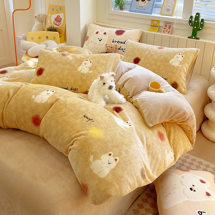 91家纺网 家纺一手货源 找家纺 葡萄家 2025新款高克重印花牛奶绒四件套萌系卡通 泡芙狗