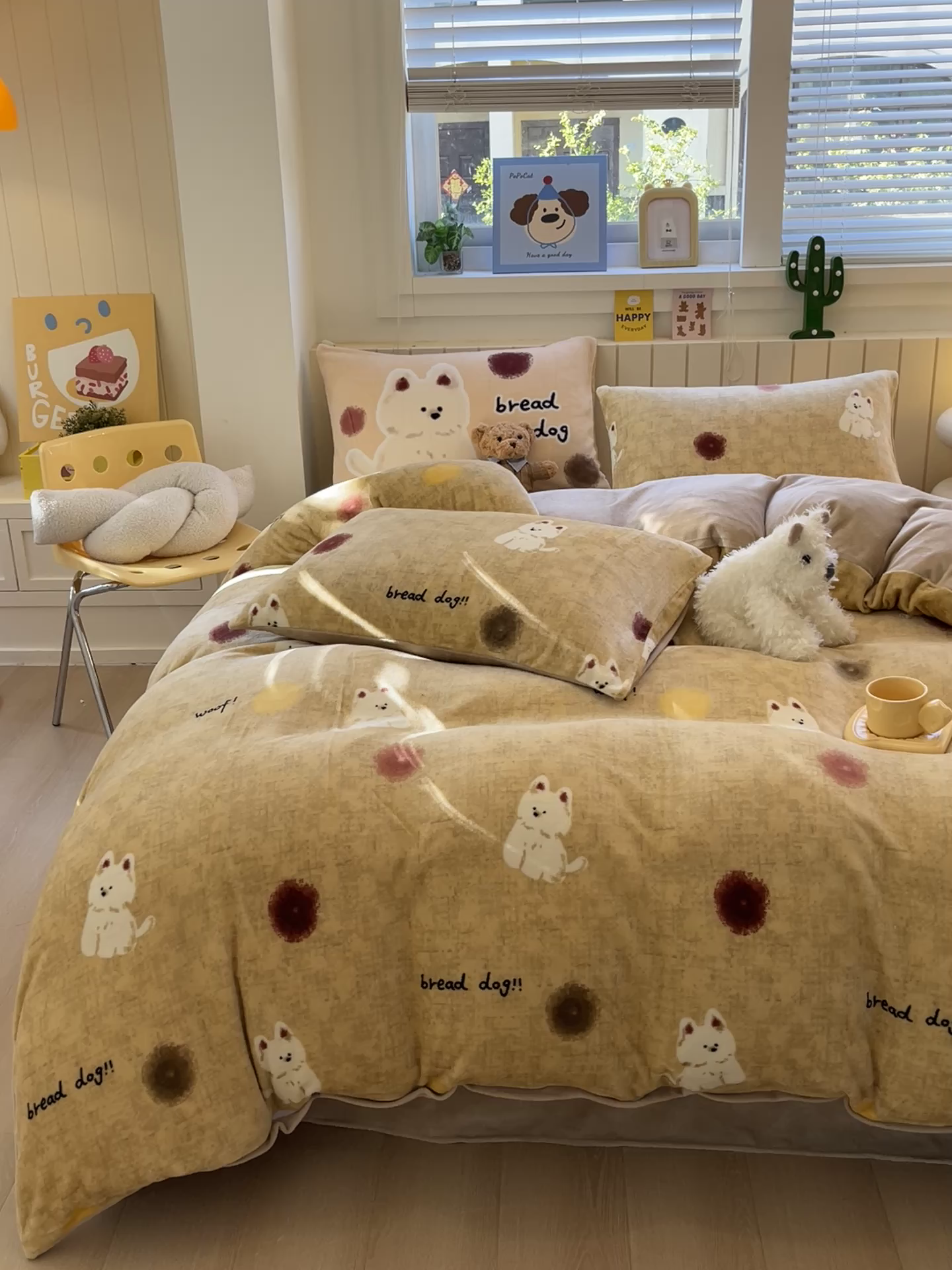 91家纺网 家纺一手货源 找家纺 葡萄家 2025新款高克重印花牛奶绒四件套萌系卡通 泡芙狗