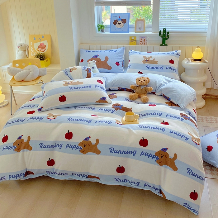 91家纺网 家纺一手货源 找家纺 葡萄家 2025新款高克重印花牛奶绒四件套萌系卡通 俏皮狗