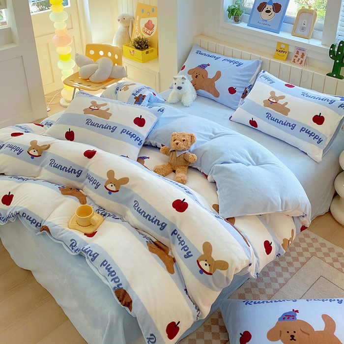 91家纺网 家纺一手货源 找家纺 葡萄家 2025新款高克重印花牛奶绒四件套萌系卡通 俏皮狗