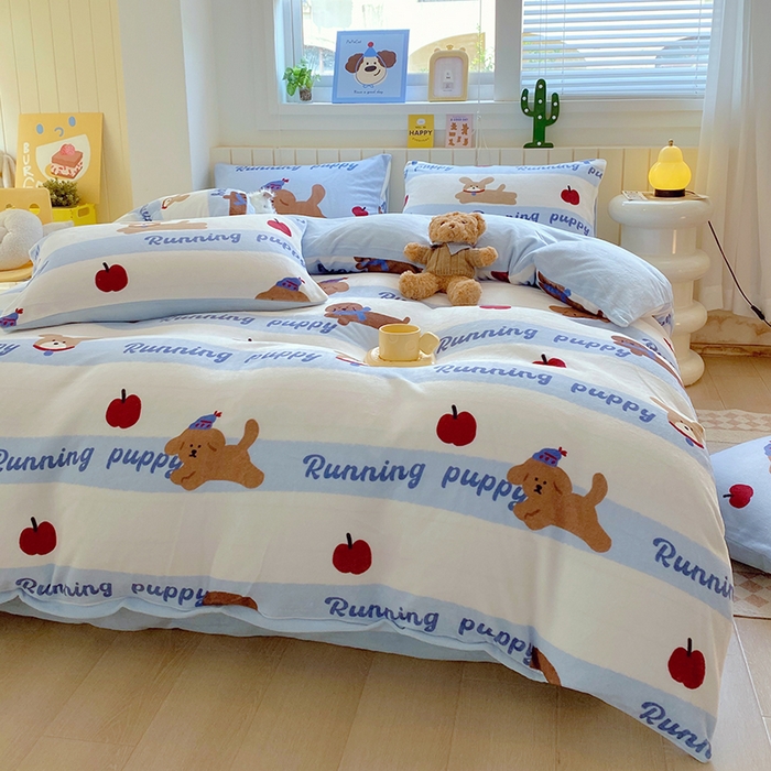 91家纺网 家纺一手货源 找家纺 葡萄家 2025新款高克重印花牛奶绒四件套萌系卡通 俏皮狗