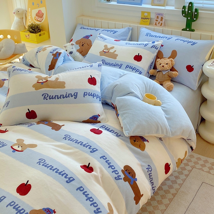 91家纺网 家纺一手货源 找家纺 葡萄家 2025新款高克重印花牛奶绒四件套萌系卡通 俏皮狗