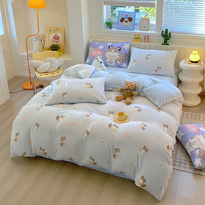 91家纺网 家纺一手货源 找家纺 葡萄家 2025新款高克重印花牛奶绒四件套萌系卡通 软萌猫蓝