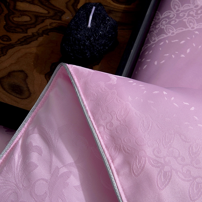 91家纺网 家纺一手货源 找家纺 前程家纺 2025新款贡缎提花被被子被芯-富贵花 富贵花-玛瑙粉