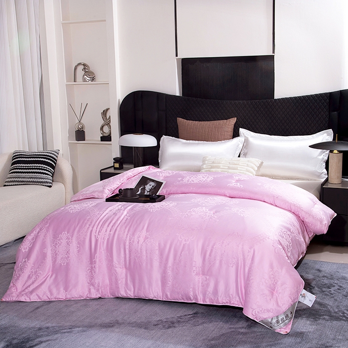 91家纺网 家纺一手货源 找家纺 前程家纺 2025新款贡缎提花被被子被芯-富贵花 富贵花-玛瑙粉