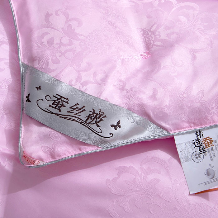 91家纺网 家纺一手货源 找家纺 前程家纺 2025新款贡缎提花被被子被芯-富贵花 富贵花-玛瑙粉