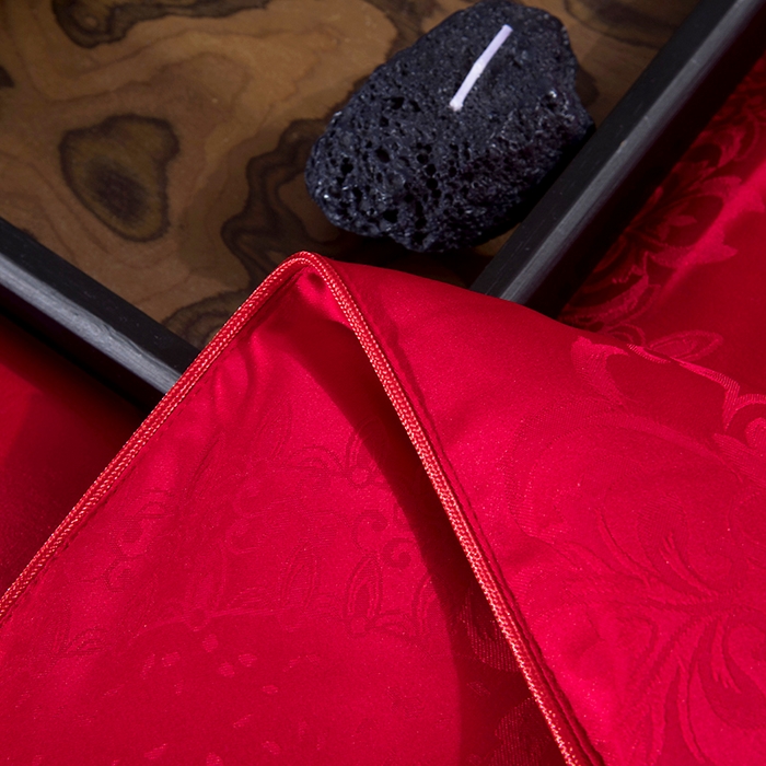 91家纺网 家纺一手货源 找家纺 前程家纺 2025新款贡缎提花被被子被芯-富贵花 富贵花-玛瑙红