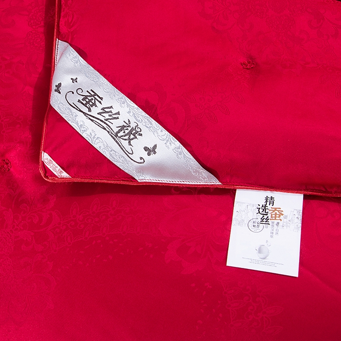 91家纺网 家纺一手货源 找家纺 前程家纺 2025新款贡缎提花被被子被芯-富贵花 富贵花-玛瑙红